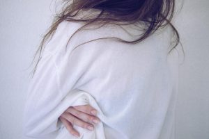 Home Professional reinigt kleding bij stomerij in Rotterdam met aandacht voor detail en kwaliteit